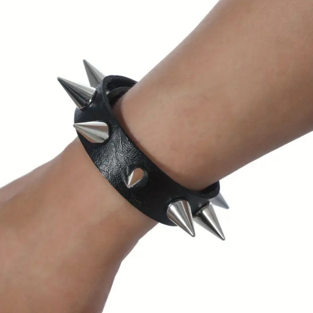 Spiked Braclet